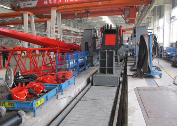 我國工程起重機行業現狀及未來發(fā)展分析